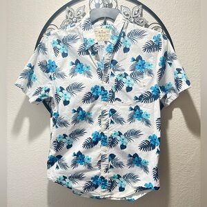 Hollister White and Blue Floral Button-Down Shirt